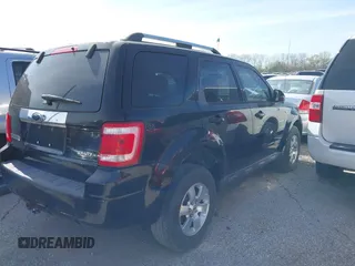2008 Ford Escape Limited with VIN 1FMCU94198KD40722, listed as a IAAI auction lot 35752945 with 196,162 mi miles. Bid and sale history available at carsss.com. Image 4.