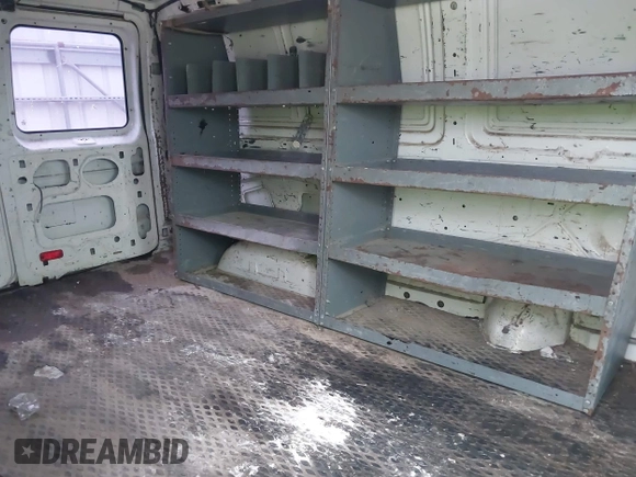 2010 Ford Econoline Cargo Commercial z VIN 1FTNE2EW7ADA73425, wystawiony jako IAAI lot #41697733 z przebiegiem 441 452 mil mil oraz . Historia ofert i sprzedaży dostępna na DreamBid. Obrazek 8.