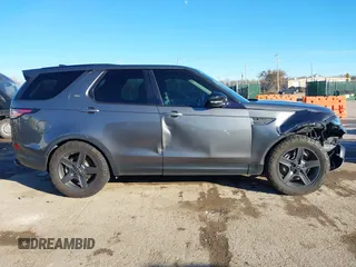 2018 Land Rover Discovery HSE Luxury with VIN SALRT2RV3JA053899, listed as a IAAI auction lot 41051056 with 95,373 mi miles. Bid and sale history available at carsss.com. Image 13.
