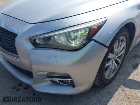 2015 Infiniti Q50 Premium with VIN JN1BV7AP4FM356812, listed as a IAAI auction lot 42135635 with 183,689 mi miles. Bid and sale history available at carsss.com. Image 6.