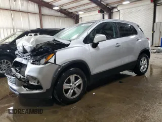 2020 Chevrolet Trax LS z VIN 3GNCJNSB6LL136282, wystawiony jako Copart lot #54319685 z przebiegiem 87 724 mil mil oraz Szkoda całkowita • Salvage title. Historia ofert i sprzedaży dostępna na DreamBid. Obrazek 1.