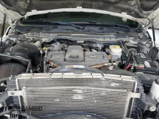 2015 Ram 2500 Tradesman z VIN 3C6UR5HL6FG640275, wystawiony jako Copart lot #53720945 z przebiegiem 153 842 mil mil oraz Szkody całkowita. Historia ofert i sprzedaży dostępna na DreamBid. Obrazek 11.