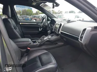 2016 Porsche Cayenne with VIN WP1AA2A27GKA15797, listed as a IAAI auction lot 42063043 with 81,464 mi miles. Bid and sale history available at carsss.com. Image 5.