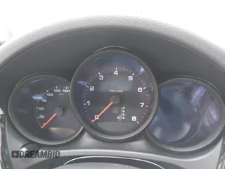 2018 Porsche Macan z VIN WP1AA2A59JLB13452, wystawiony jako IAAI lot #41990842 z przebiegiem Nie podano mil oraz . Historia ofert i sprzedaży dostępna na DreamBid. Obrazek 16.