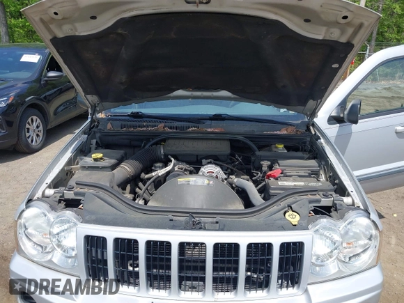 2007 Jeep Grand Cherokee Laredo with VIN 1J8GS48K47C516272, listed as a IAAI auction lot 42155035 with 181,132 mi miles. Bid and sale history available at carsss.com. Image 10.