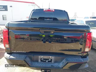 2024 Chevrolet Colorado 4WD LT с VIN 1GCPTCEK0R1307029, выставлен на аукционе IAAI как лот 41970441 с пробегом 4 968 миль миль и . История ставок и продаж доступна на DreamBid. Изображение 16.