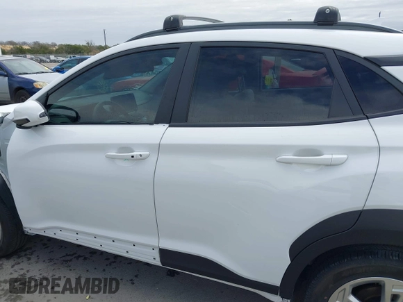 2022 Hyundai Kona SEL with VIN KM8K62AB8NU758652, listed as a IAAI auction lot 41692410 with 10,732 mi miles. Bid and sale history available at carsss.com. Image 15.