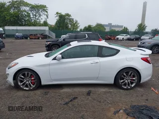 2015 Hyundai Genesis Coupe R-Spec with VIN KMHHU6KJ3FU125152, listed as a IAAI auction lot 42457798 with 159,477 mi miles and . Bid and sale history available at DreamBid. Image 15.