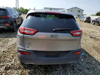 2014 Jeep Cherokee Limited z VIN 1C4PJMDB3EW266471, wystawiony jako Copart lot #60292915 z przebiegiem 219 660 mil mil oraz Szkoda całkowita • Salvage title. Historia ofert i sprzedaży dostępna na DreamBid. Obrazek 6.