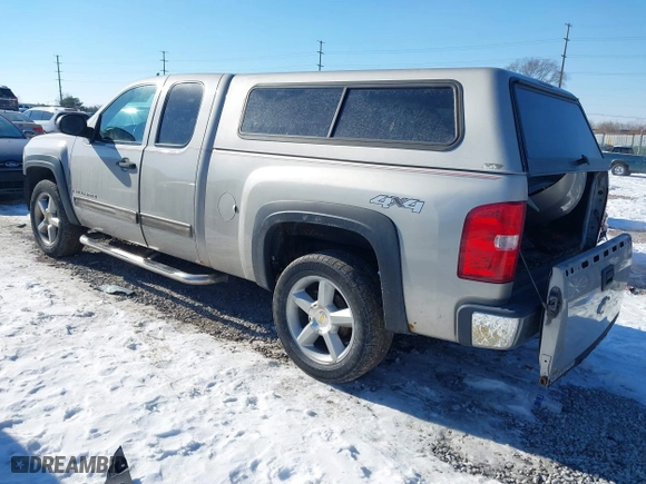 2009 Chevrolet Silverado 1500 LT with VIN 1GCEK29039Z171719, listed as a IAAI auction lot 41358533 with 111,317 mi miles. Bid and sale history available at carsss.com. Image 3.