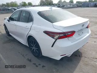 2022 Toyota Camry SE with VIN 4T1G11AK6NU066677, listed as a IAAI auction lot 41892982 with 71,059 mi miles and . Bid and sale history available at carsss.com. Image 3.