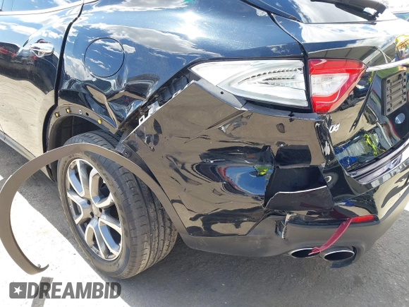 2018 Maserati Levante with VIN ZN661XUAXJX301224, listed as a IAAI auction lot 41939558 with 71,090 mi miles and . Bid and sale history available at DreamBid. Image 6.
