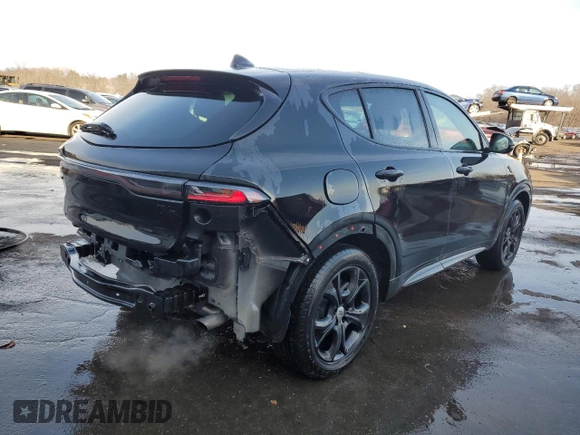 2024 Dodge Hornet R/T Plus z VIN ZACPDFDW2R3A10998, wystawiony jako Copart lot #46310575 z przebiegiem 11 231 mil mil oraz Szkoda całkowita • Salvage title. Historia ofert i sprzedaży dostępna na DreamBid. Obrazek 3.