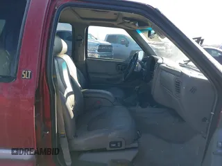 1998 GMC Jimmy SLT with VIN 1GKDT13W3W2539146, listed as a IAAI auction lot 40981941 with 1 mi miles. Bid and sale history available at carsss.com. Image 5.