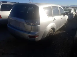 2007 Mitsubishi Outlander ES with VIN JA4MS31X37U003397, listed as a Copart auction lot 87332784 with 212,500 mi miles and Salvage Title. Bid and sale history available at carsss.com. Image 3.