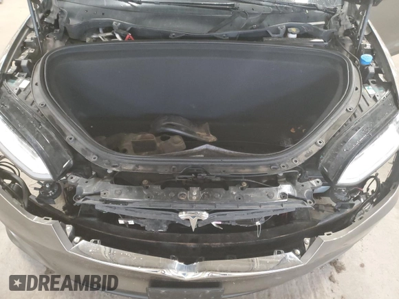 2016 Tesla Model X 70D z VIN 5YJXCBE20GF003018, wystawiony jako Copart lot #57671695 z przebiegiem 117 238 mil mil oraz Szkoda całkowita • Salvage title. Historia ofert i sprzedaży dostępna na DreamBid. Obrazek 12.