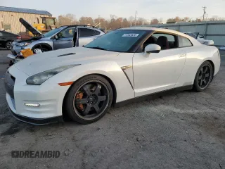 2012 Nissan GT-R Premium z VIN JN1AR5EF3CM251325, wystawiony jako Copart lot #77342524 z przebiegiem 70 923 mil mil oraz Szkody całkowita. Historia ofert i sprzedaży dostępna na DreamBid. Obrazek 1.