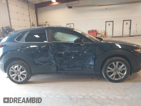 2021 Mazda CX-30 Select with VIN 3MVDMBBL8MM317065, listed as a IAAI auction lot 41819958 with 33,047 mi miles. Bid and sale history available at carsss.com. Image 13.