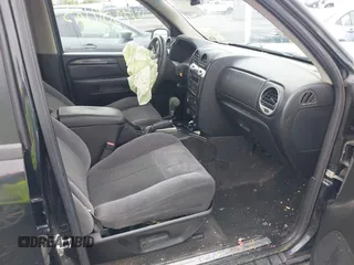 2007 GMC Envoy SLE z VIN 1GKDT13S572230938, wystawiony jako IAAI lot #42301263 z przebiegiem 184 929 mil mil oraz . Historia ofert i sprzedaży dostępna na DreamBid. Obrazek 5.