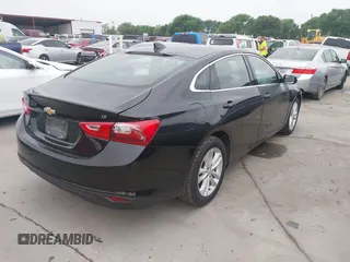 2018 Chevrolet Malibu LT z VIN 1G1ZD5ST9JF247136, wystawiony jako IAAI lot #41953151 z przebiegiem 161 007 mil mil oraz . Historia ofert i sprzedaży dostępna na DreamBid. Obrazek 4.