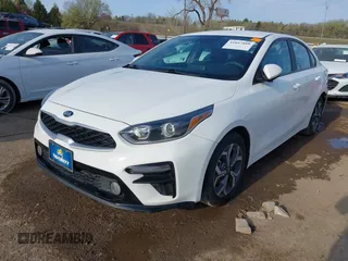 2021 Kia Forte LXS z VIN 3KPF24AD2ME327400, wystawiony jako IAAI lot #41897888 z przebiegiem 103 248 mil mil oraz . Historia ofert i sprzedaży dostępna na DreamBid. Obrazek 17.