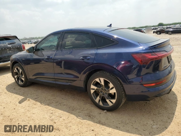 2022 Audi e-tron Sportback S line Premium z VIN WA11AAGE6NB023281, wystawiony jako Copart lot #51714255 z przebiegiem 44 719 mil mil oraz Czysty tytuł • Clean title. Historia ofert i sprzedaży dostępna na DreamBid. Obrazek 2.