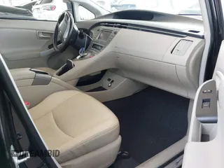 2012 Toyota Prius One z VIN JTDKN3DUXC1481432, wystawiony jako IAAI lot #42386235 z przebiegiem 130 285 mil mil oraz . Historia ofert i sprzedaży dostępna na DreamBid. Obrazek 5.