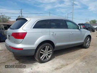 2008 Audi Q7 Premium with VIN WA1BY74L98D026626, listed as a IAAI auction lot 42244357 with 153,004 mi miles and . Bid and sale history available at DreamBid. Image 4.