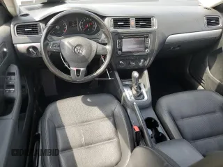 2013 Volkswagen Jetta SE with VIN 3VWDP7AJ8DM360632, listed as a Copart auction lot 57238425 with 133,972 mi miles and Salvage title. Bid and sale history available at DreamBid. Image 8.
