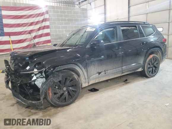 2024 Volkswagen Atlas SE with VIN 1V2HR2CA0RC598335, listed as a Copart auction lot 44820295 with 4,621 mi miles and Salvage title. Bid and sale history available at DreamBid. Image 1.