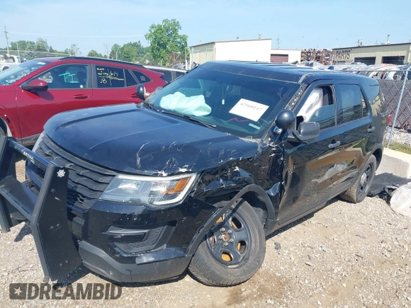 2017 Ford Police Interceptor Utility with VIN 1FM5K8AR2HGB15810, listed as a IAAI auction lot 42560147 with 118,224 mi miles and . Bid and sale history available at DreamBid. Image 17.