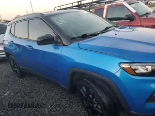 2022 Jeep Compass Altitude с VIN 3C4NJCBB8NT198212, выставлен на аукционе Copart как лот 73917844 с пробегом Не указан миль и На запчасти • Non repairable. История ставок и продаж доступна на DreamBid. Изображение 4.