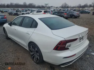 2022 Volvo S60 Momentum with VIN 7JRL12TZ5NG160844, listed as a Copart auction lot 88530585 with 0 mi miles and Salvage Title. Bid and sale history available at carsss.com. Image 2.