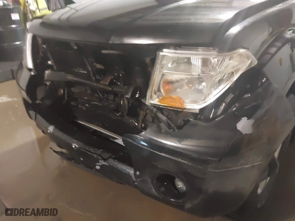 2005 Nissan Pathfinder LE with VIN 5N1AR18W85C766004, listed as a IAAI auction lot 41727909 with 197,926 mi miles. Bid and sale history available at carsss.com. Image 18.
