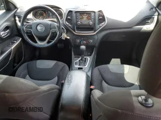 2018 Jeep Cherokee Latitude z VIN 1C4PJLCB9JD587366, wystawiony jako Copart lot #62137485 z przebiegiem 126 069 mil mil oraz Szkoda całkowita • Salvage title. Historia ofert i sprzedaży dostępna na DreamBid. Obrazek 8.
