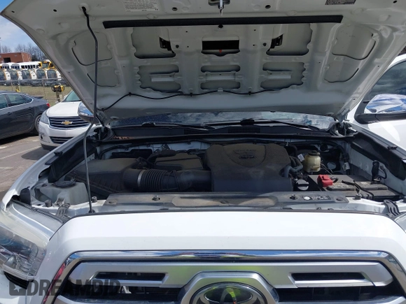 2018 Toyota Tacoma SR with VIN 3TMGZ5AN1JM150189, listed as a IAAI auction lot 41814119 with 109,014 mi miles. Bid and sale history available at carsss.com. Image 10.