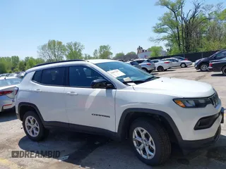 2024 Jeep Compass Latitude with VIN 3C4NJDBN0RT109268, listed as a IAAI auction lot 42067387 with 26,894 mi miles. Bid and sale history available at carsss.com. Image 14.