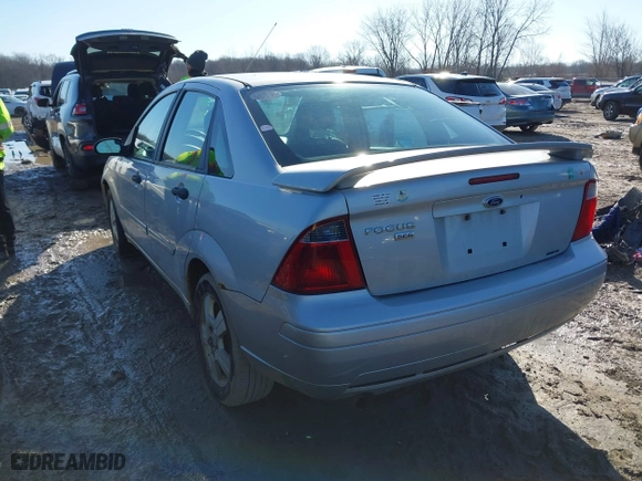 2007 Ford Focus S with VIN 1FAHP34N87W204936, listed as a IAAI auction lot 41755544 with 185,030 mi miles. Bid and sale history available at carsss.com. Image 3.
