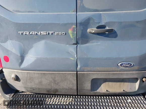 2021 Ford Transit Cargo with VIN 1FTBR3X8XMKA57960, listed as a IAAI auction lot 41842606 with 5,176 mi miles and . Bid and sale history available at DreamBid. Image 6.