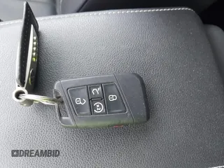 2022 Volkswagen Tiguan SE z VIN 3VV2B7AX9NM029204, wystawiony jako IAAI lot #41248800 z przebiegiem 24 450 mil mil oraz . Historia ofert i sprzedaży dostępna na DreamBid. Obrazek 11.