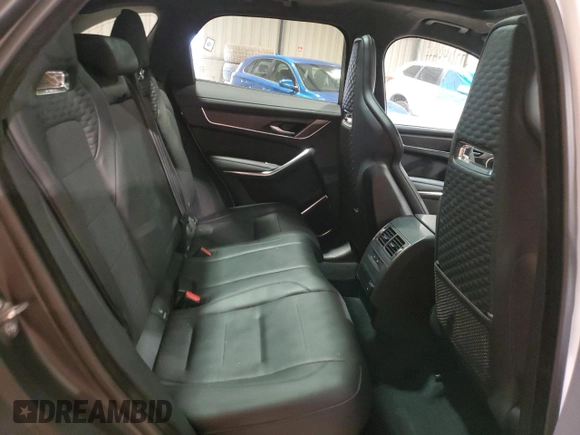 2022 Jaguar F-Pace SVR z VIN SADCZ2EE9NA692588, wystawiony jako Copart lot #52247135 z przebiegiem 52 957 mil mil oraz Szkoda całkowita • Salvage title. Historia ofert i sprzedaży dostępna na DreamBid. Obrazek 11.