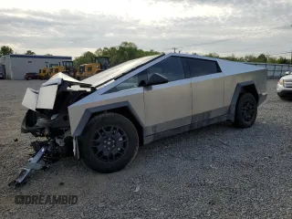 2024 Tesla Cybertruck z VIN 7G2CEHED7RA020473, wystawiony jako Copart lot #55123035 z przebiegiem 4835 mil mil oraz Szkody całkowita. Historia ofert i sprzedaży dostępna na DreamBid. Obrazek 1.