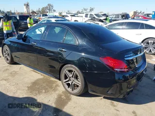2019 Mercedes-Benz C 43 AMG z VIN 55SWF6EB1KU285008, wystawiony jako IAAI lot #41743022 z przebiegiem 83 640 mil mil oraz . Historia ofert i sprzedaży dostępna na DreamBid. Obrazek 3.