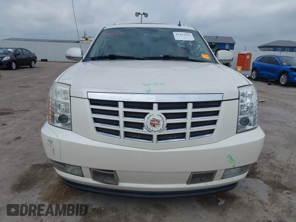 2010 Cadillac Escalade EXT z VIN 3GYVKLEF4AG171775, wystawiony jako IAAI lot #42413511 z przebiegiem Nie podano mil oraz . Historia ofert i sprzedaży dostępna na DreamBid. Obrazek 12.