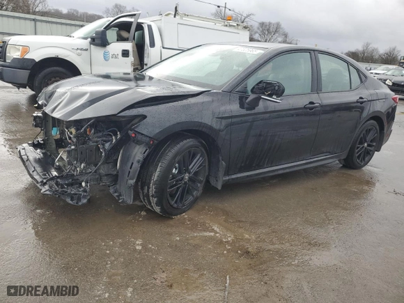 2025 Toyota Camry LE with VIN 4T1DAACK7SU524495, listed as a Copart auction lot 47325965 with 8,818 mi miles and Salvage Title. Bid and sale history available at carsss.com. Image 1.