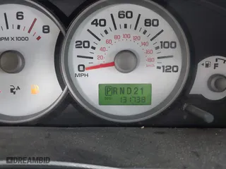2007 Ford Escape XLT with VIN 1FMYU03157KB25095, listed as a IAAI auction lot 41501314 with 131,738 mi miles. Bid and sale history available at carsss.com. Image 7.