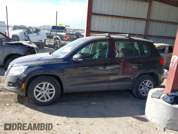 2011 Volkswagen Tiguan S z VIN WVGAV7AX9BW503628, wystawiony jako IAAI lot #41865959 z przebiegiem 121 863 mil mil oraz . Historia ofert i sprzedaży dostępna na DreamBid. Obrazek 14.