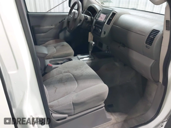 2017 Nissan Frontier SV z VIN 1N6AD0ER1HN709628, wystawiony jako IAAI lot #42076742 z przebiegiem 189 259 mil mil oraz . Historia ofert i sprzedaży dostępna na DreamBid. Obrazek 5.