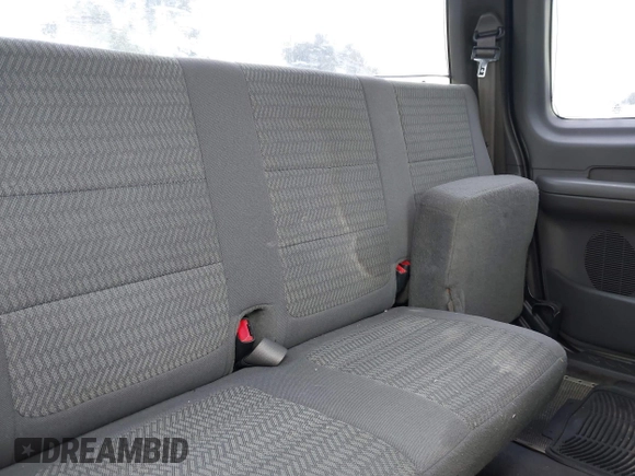 2002 Ford F-150 XL with VIN 1FTRX17282NA84011, listed as a IAAI auction lot 41871210 with 1 mi miles. Bid and sale history available at carsss.com. Image 8.