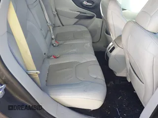 2019 Jeep Cherokee Limited с VIN 1C4PJLDB2KD143844, выставлен на аукционе IAAI как лот 41597887 с пробегом 134 906 миль миль и . История ставок и продаж доступна на DreamBid. Изображение 8.